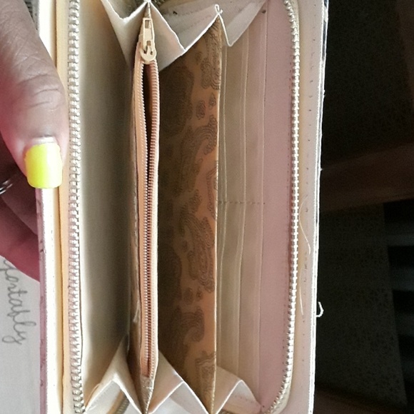 Wallet - Picture 3 of 4